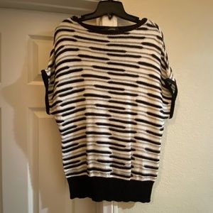 Jones Wear Cable Knit Short Sleeve Sweater